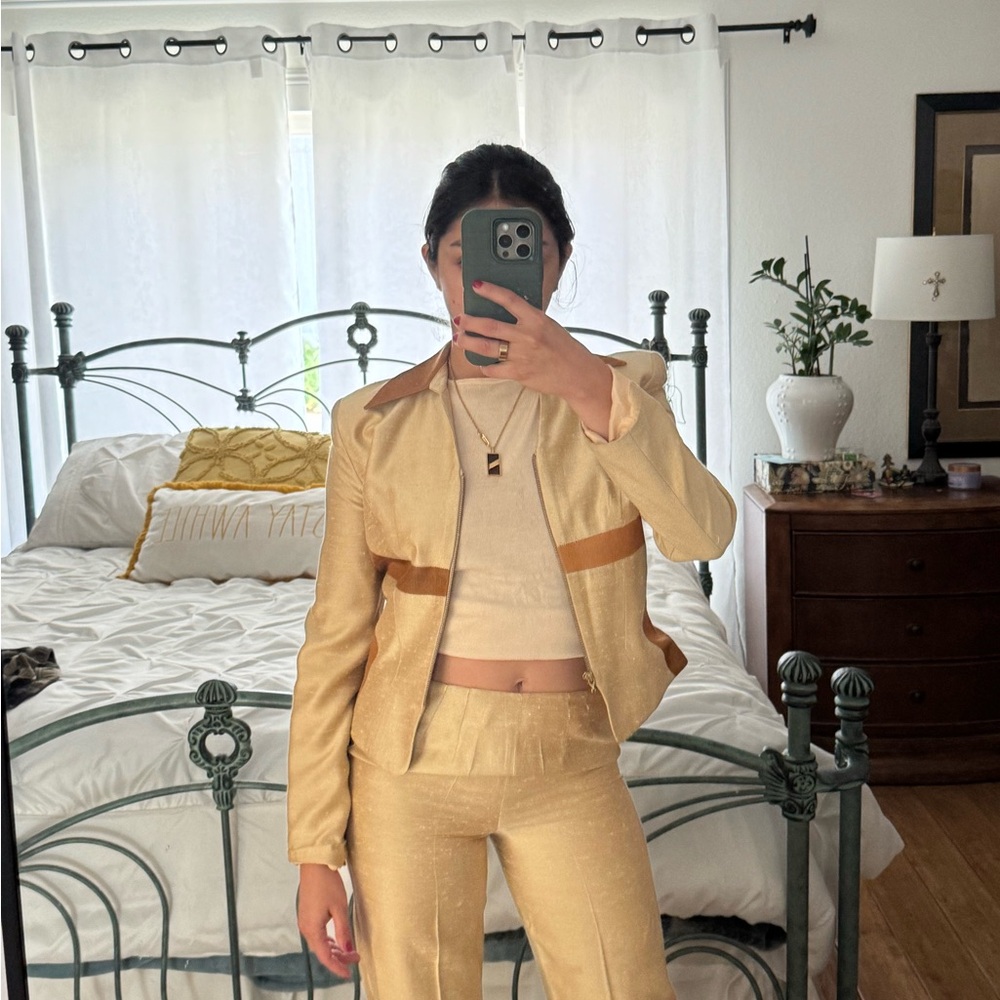 Pantsuit gold and bronze tones